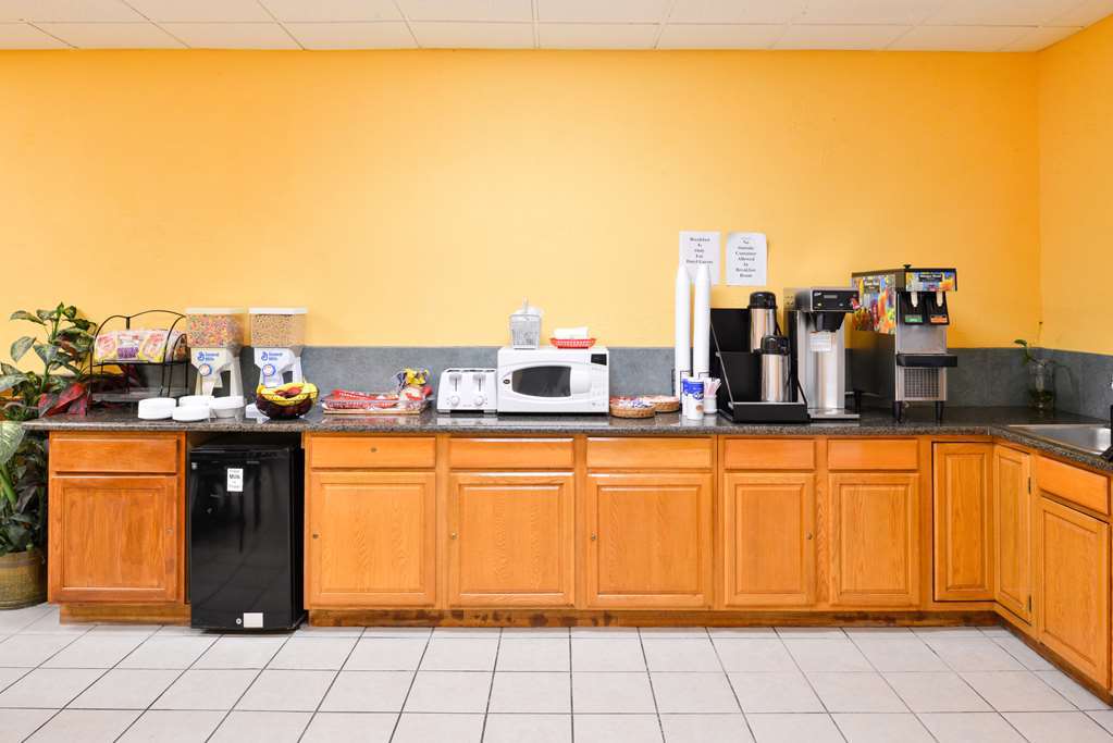 Americas Best Value Inn Clute Fasilitas foto