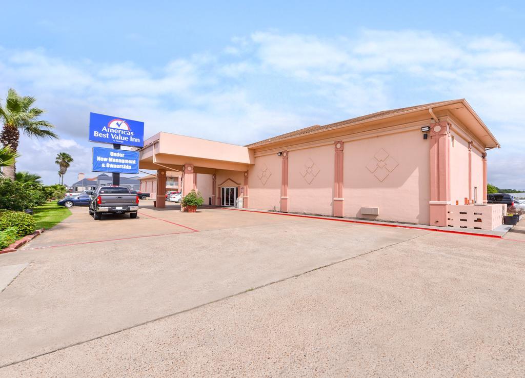 Americas Best Value Inn Clute Bagian luar foto