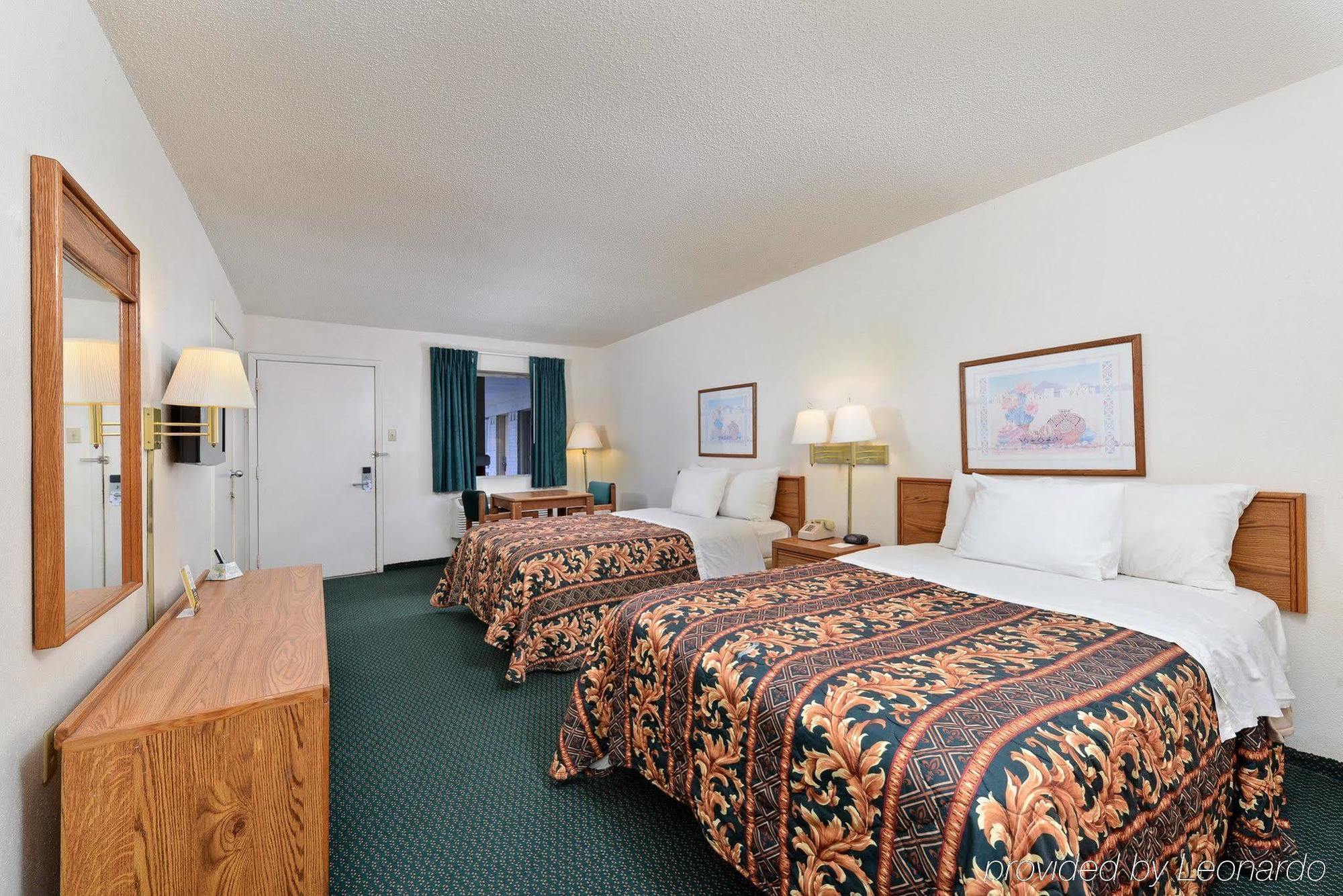 Americas Best Value Inn Clute Bagian luar foto