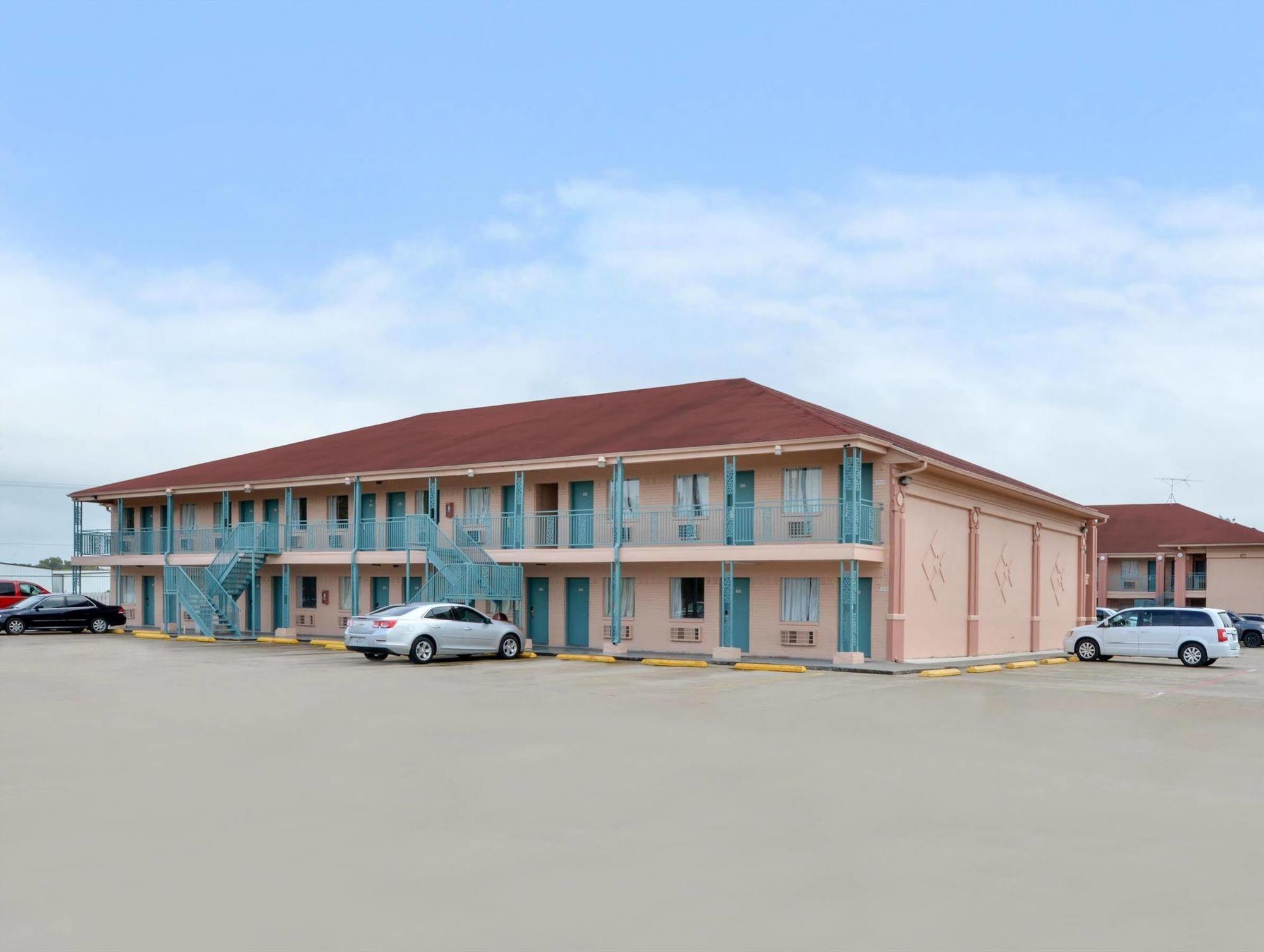 Americas Best Value Inn Clute Bagian luar foto